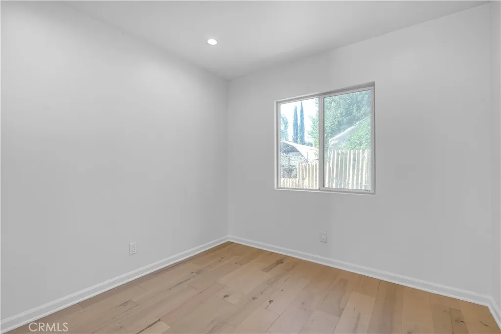 7435 Balcom Avenue, Reseda, California 91335 home-pic-43